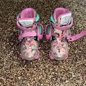 Hello kitty roller skates